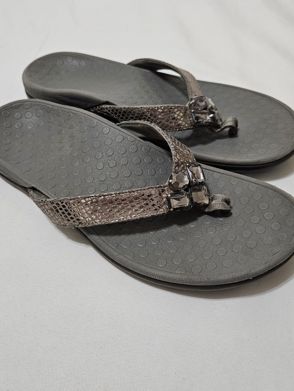 Vionic Tide Flip Flop Thong Jewel Sandals Women's Size 10.5